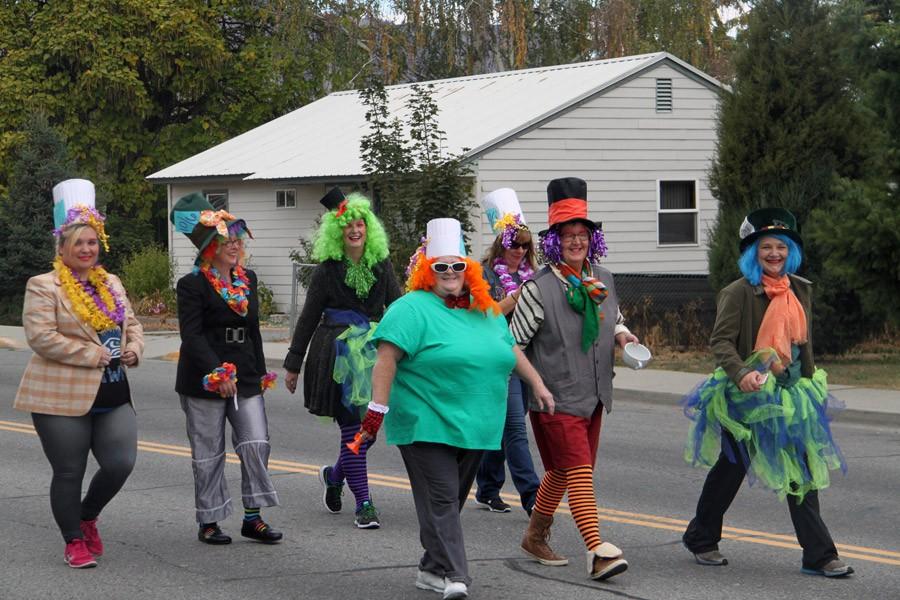 WHS Lunch Ladies clown around on their way to the Apple Bowl.