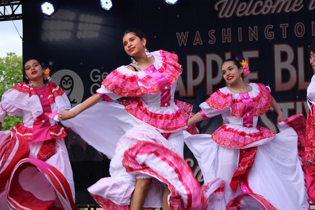 Folklorico Food Fair Performance