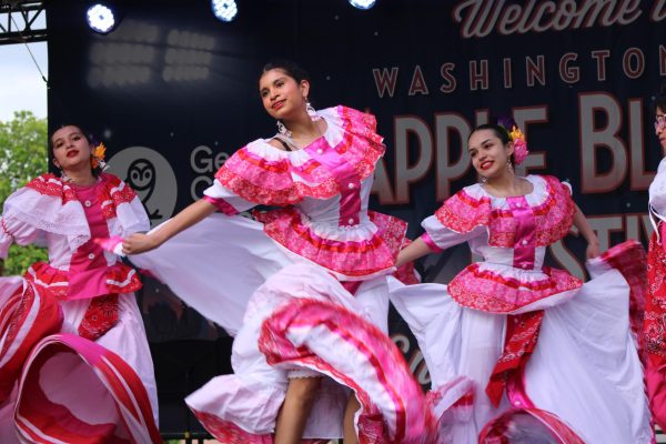 Folklorico Food Fair Performance